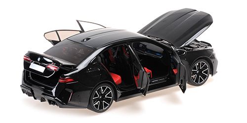 1:18 Minichamps - BMW M5 – 2024 – BLACK METALLIC