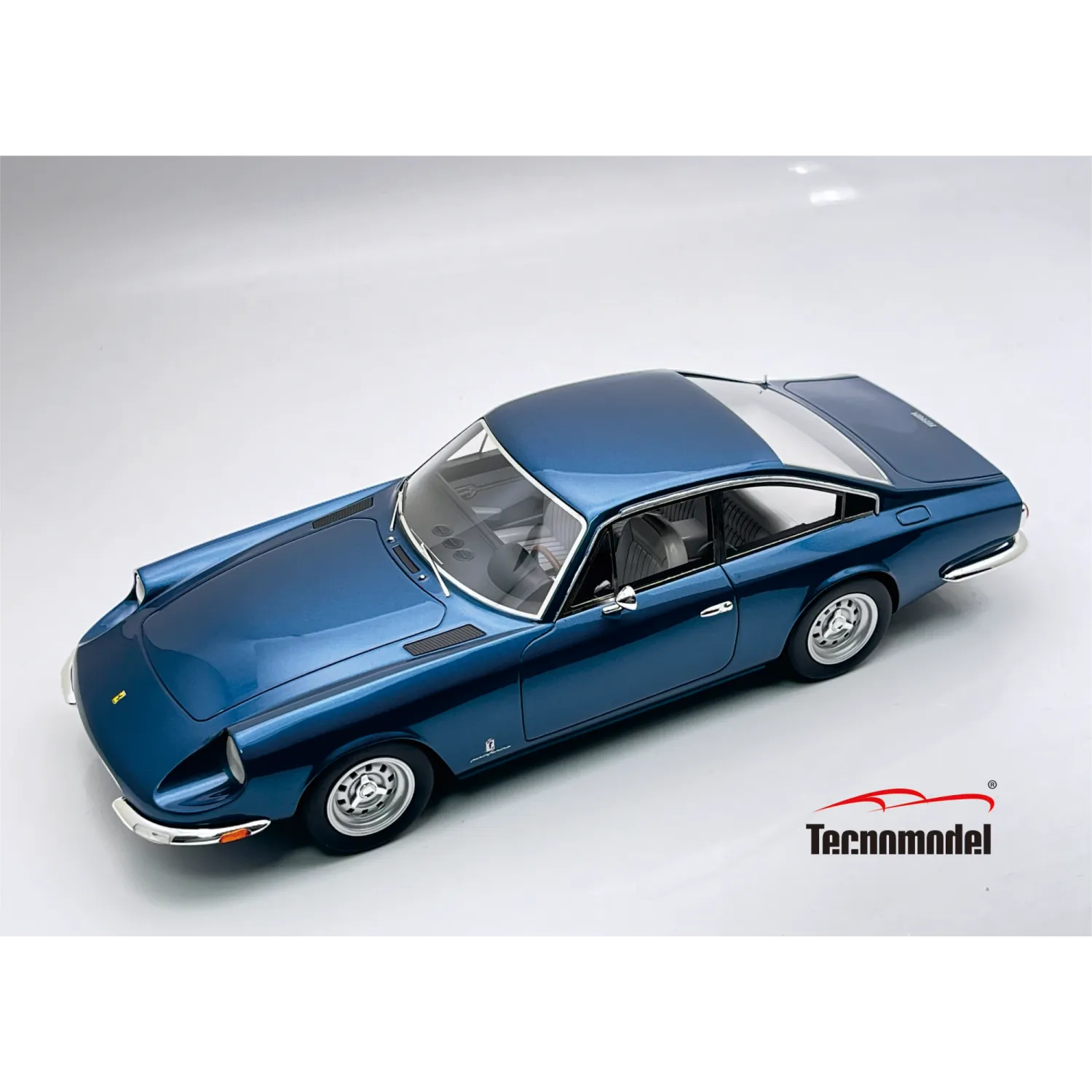 1:18 Tecnomodel - 1967 Ferrari GT 2+2 Blue Metallic