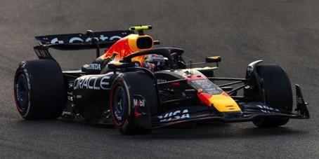1:43 Spark - Red Bull Racing RB21 No.22 Oracle Red Bull Racing Abu Dhabi GP 2025 Yuki Tsunoda