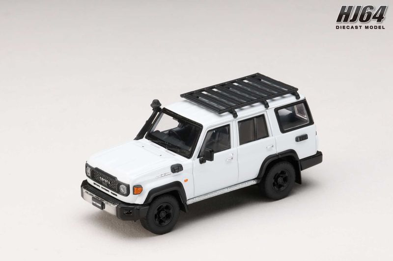 1:64 Hobby Japan -  2023 Toyota Landcruiser 70 (GDJ76W) Customized Version, super white II