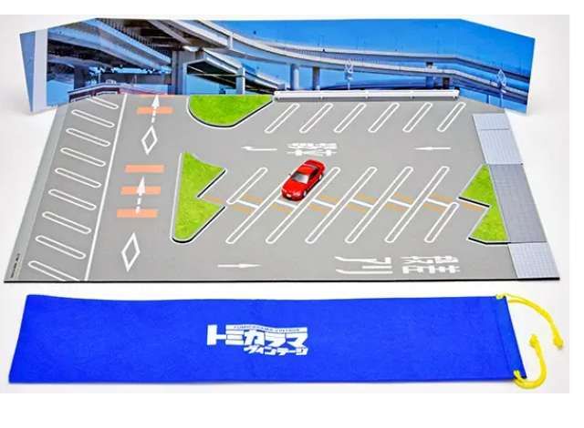 1:64 Tomica Limited Vintage - Tomicarama Vintage 12a Daikoku Parking Area Mat A with Nissan Silvia Q's Aero *95 Year* 1:64 Tomica Limited Vintage - Tomicarama Vintage 12a Daikoku Parking Area Mat A with Nissan Silvia Q's Aero *95 Year*