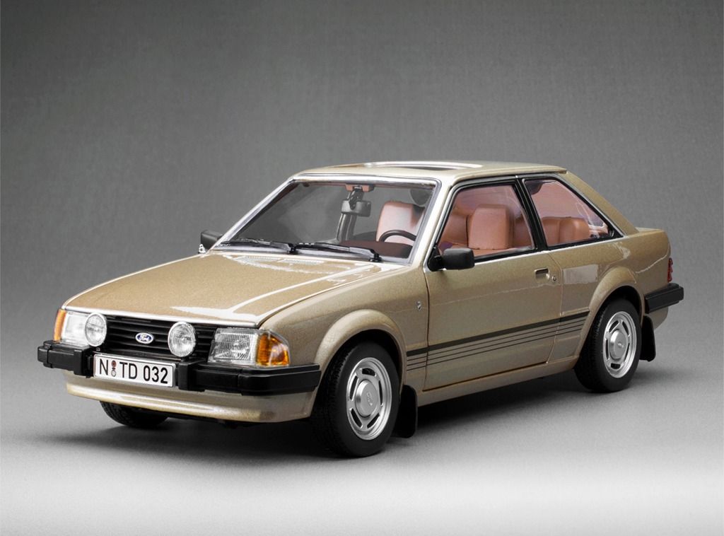1:18 Sunstar - Ford Escort Mark III Ghia, gold, 1983 1:18 Sunstar - Ford Escort Mark III Ghia, gold, 1983