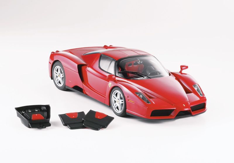 1:18 BBR - Ferrari Enzo Rosso Corsa - Silver wheels - *Luxury Pack*