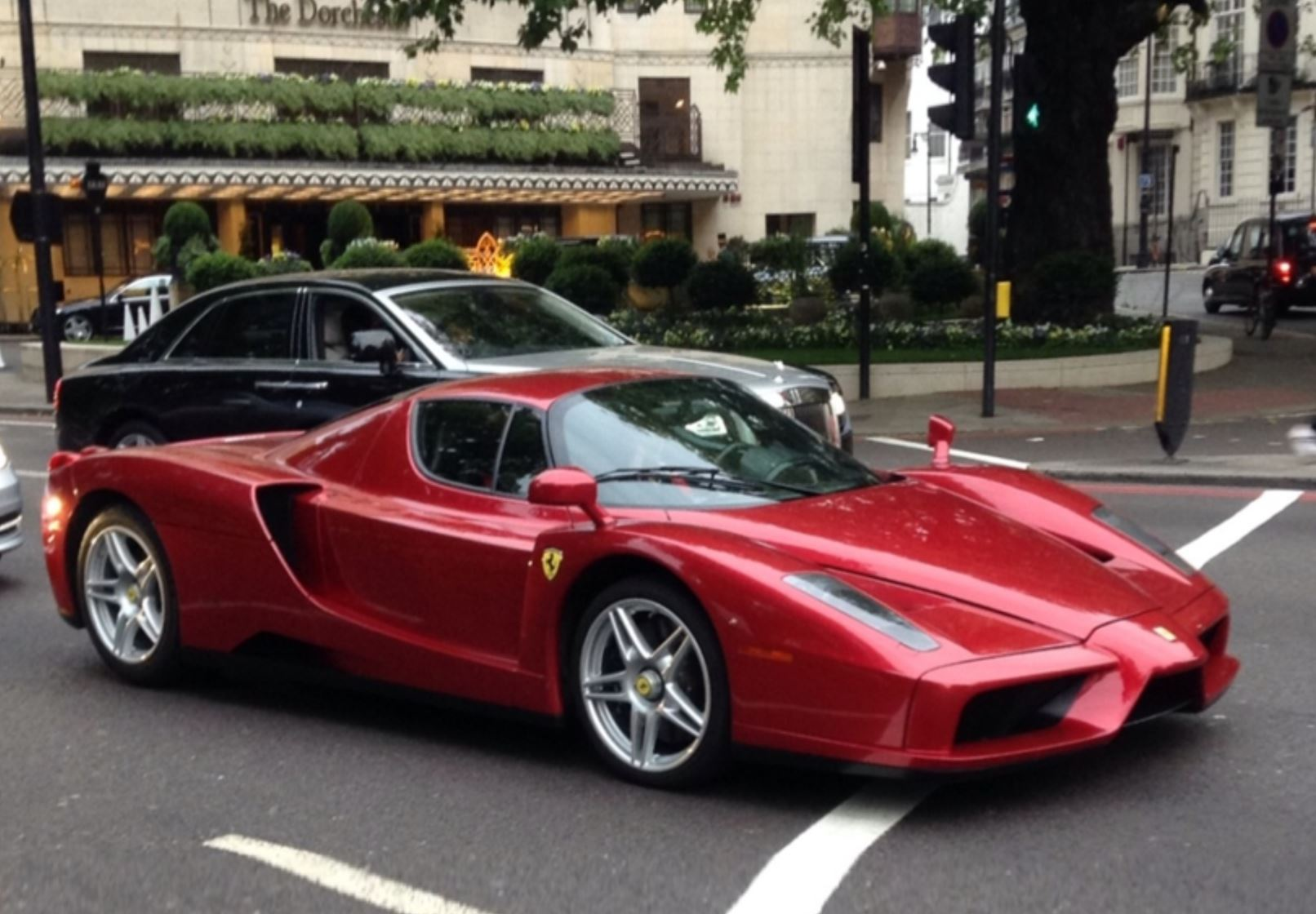 1:18 BBR - Ferrari Enzo F1 2007 red - Silver wheels - *Luxury Pack*