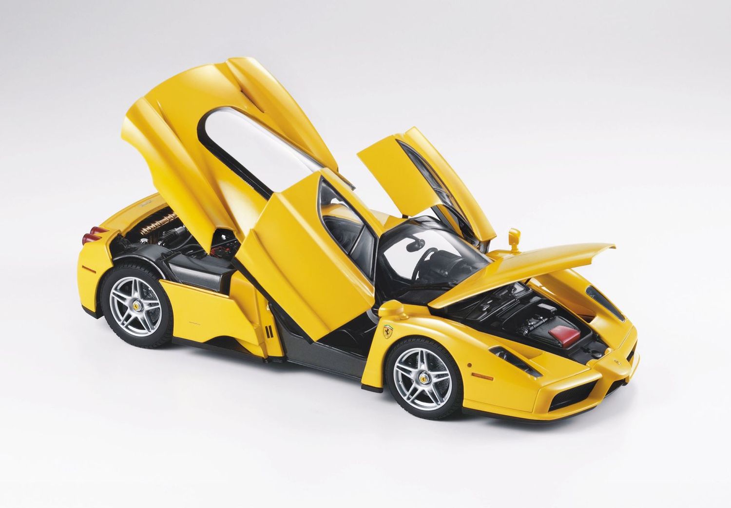 1:18 BBR - Ferrari Enzo Giallo Modena - Silver wheels - *Luxury Pack*