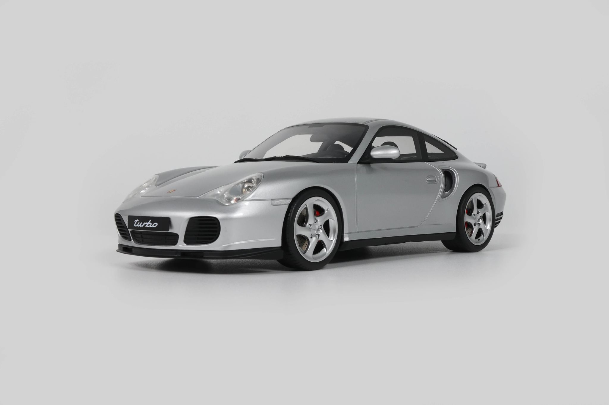 1:18 GT Spirit - 2001 Porsche 911 (996.1) Turbo Polar Silver