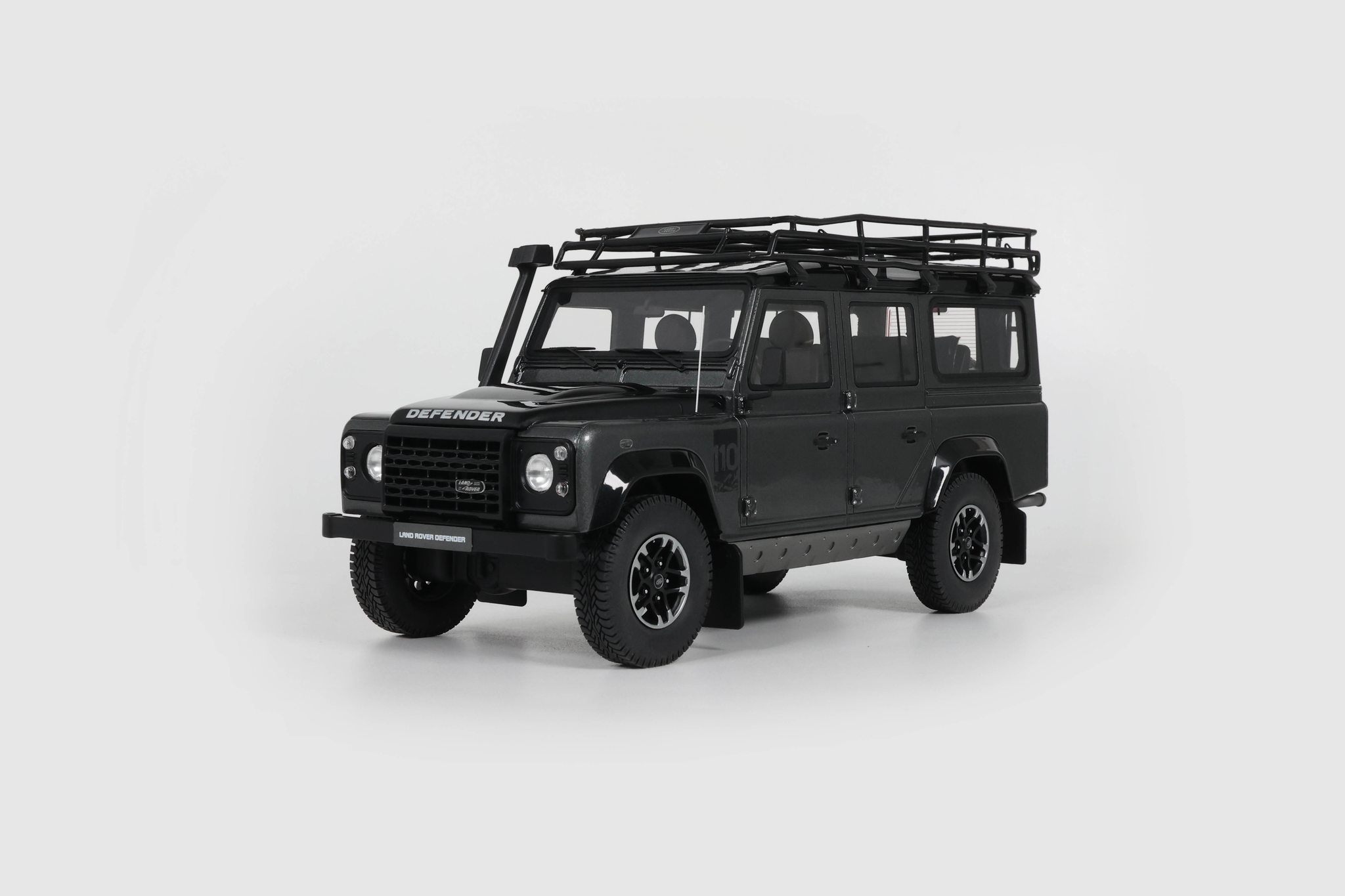 1:18 GT Spirit - 2016 Land Rover Defender 110 SW Adventure Edition Corris Grey
