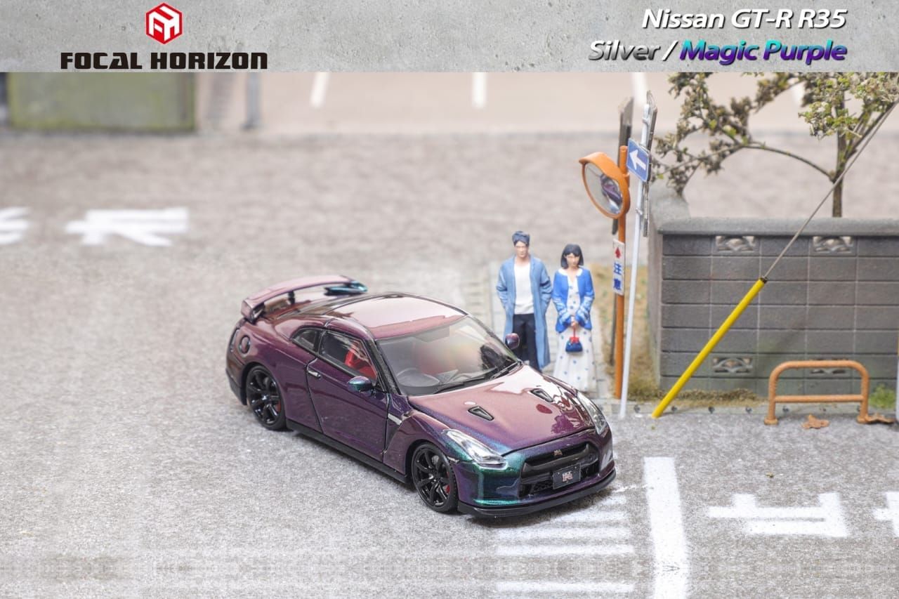 1:64 Focal Horizon - Nissan GTR-R35 with opening hood, chameleon