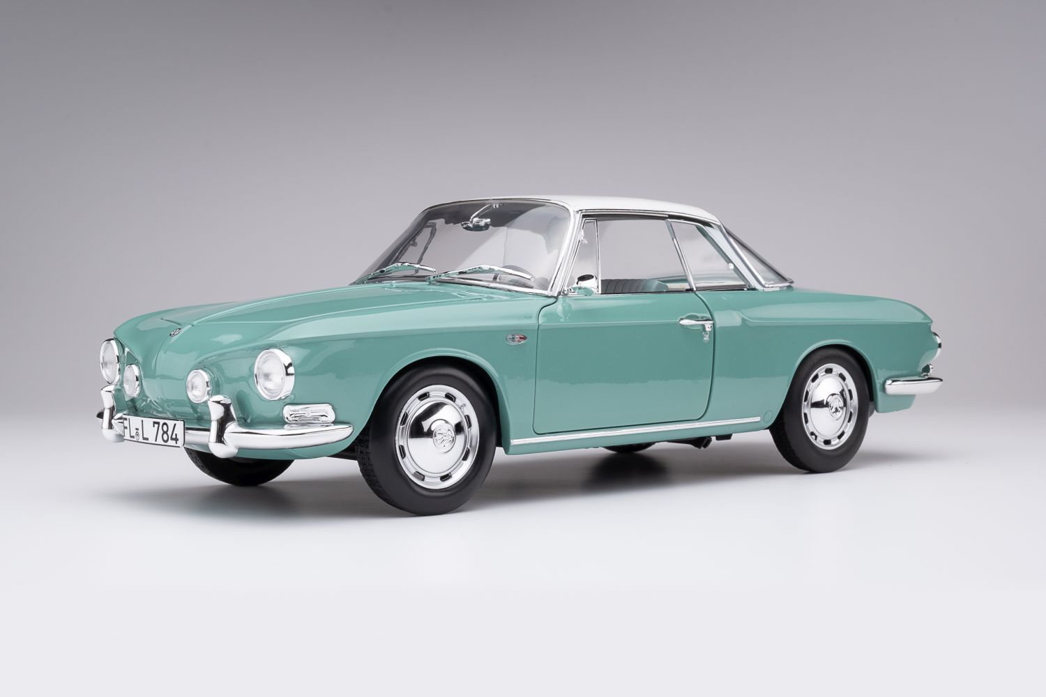 1:18 Norev - Volkswagen Karmann Ghia Typ 34 Pacific green / white roof