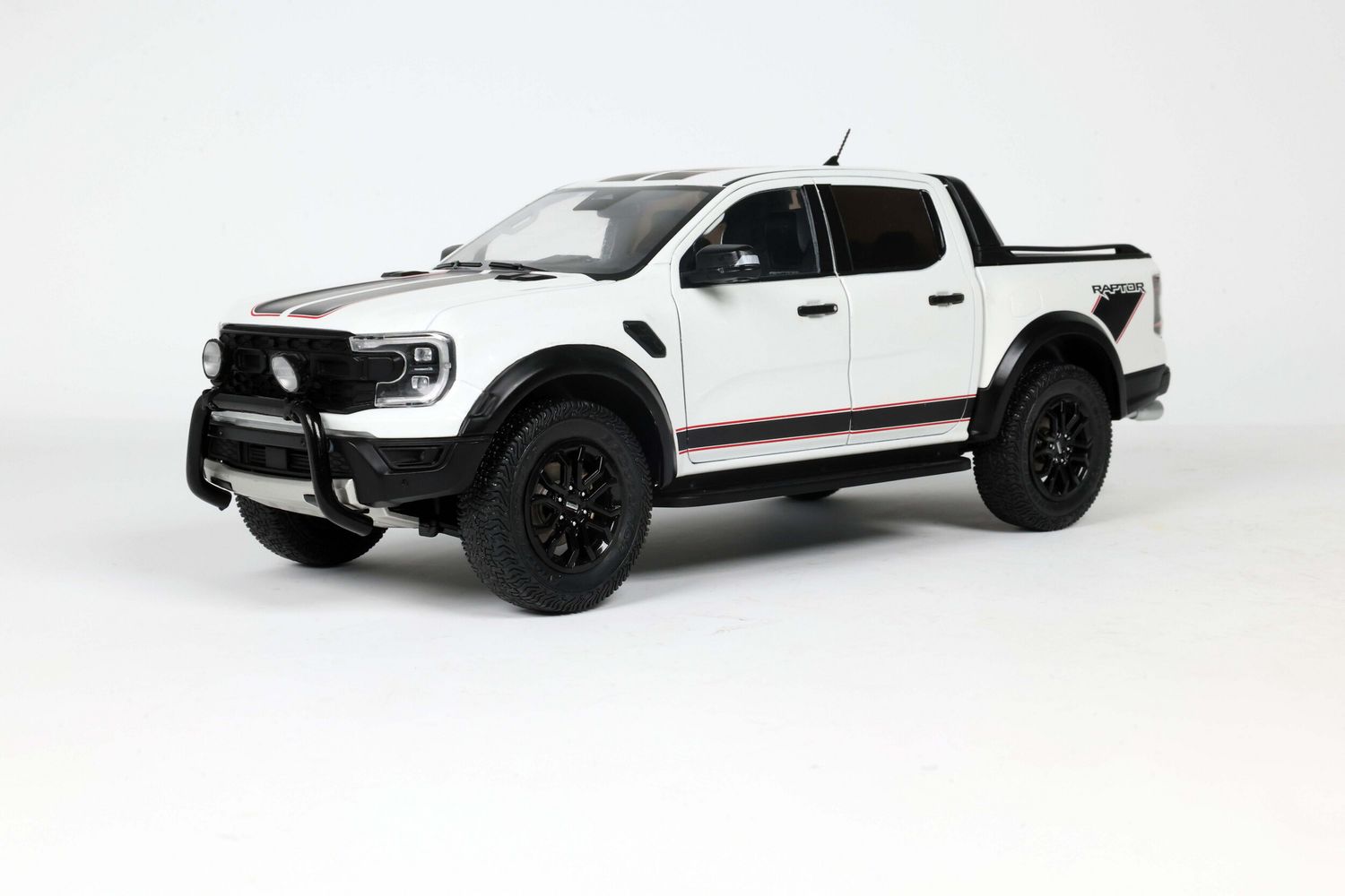 1:18 Solido - 2024 Ford Ranger Raptor - Ice White 1:18 Solido - 2024 Ford Ranger Raptor - Ice White