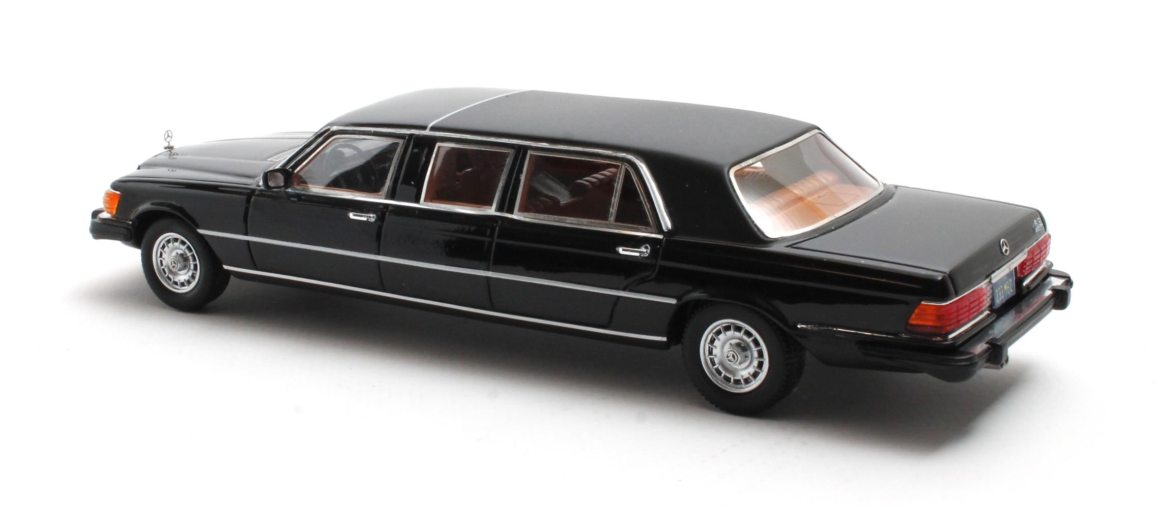 1:43 Matrix - MB 450SEL Limousine black 73-80