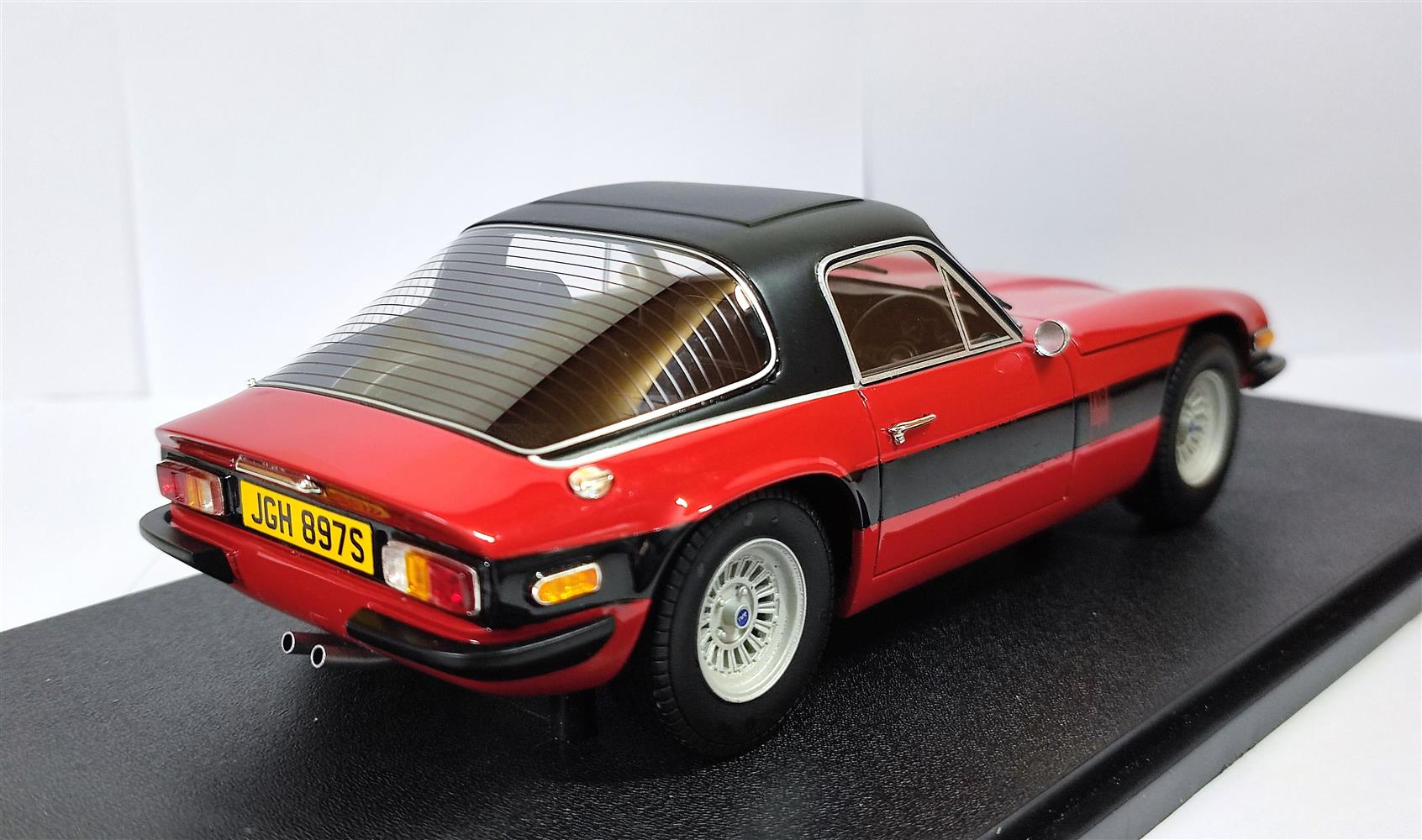 1:18 Cult Models - TVR 3000M red 72-76