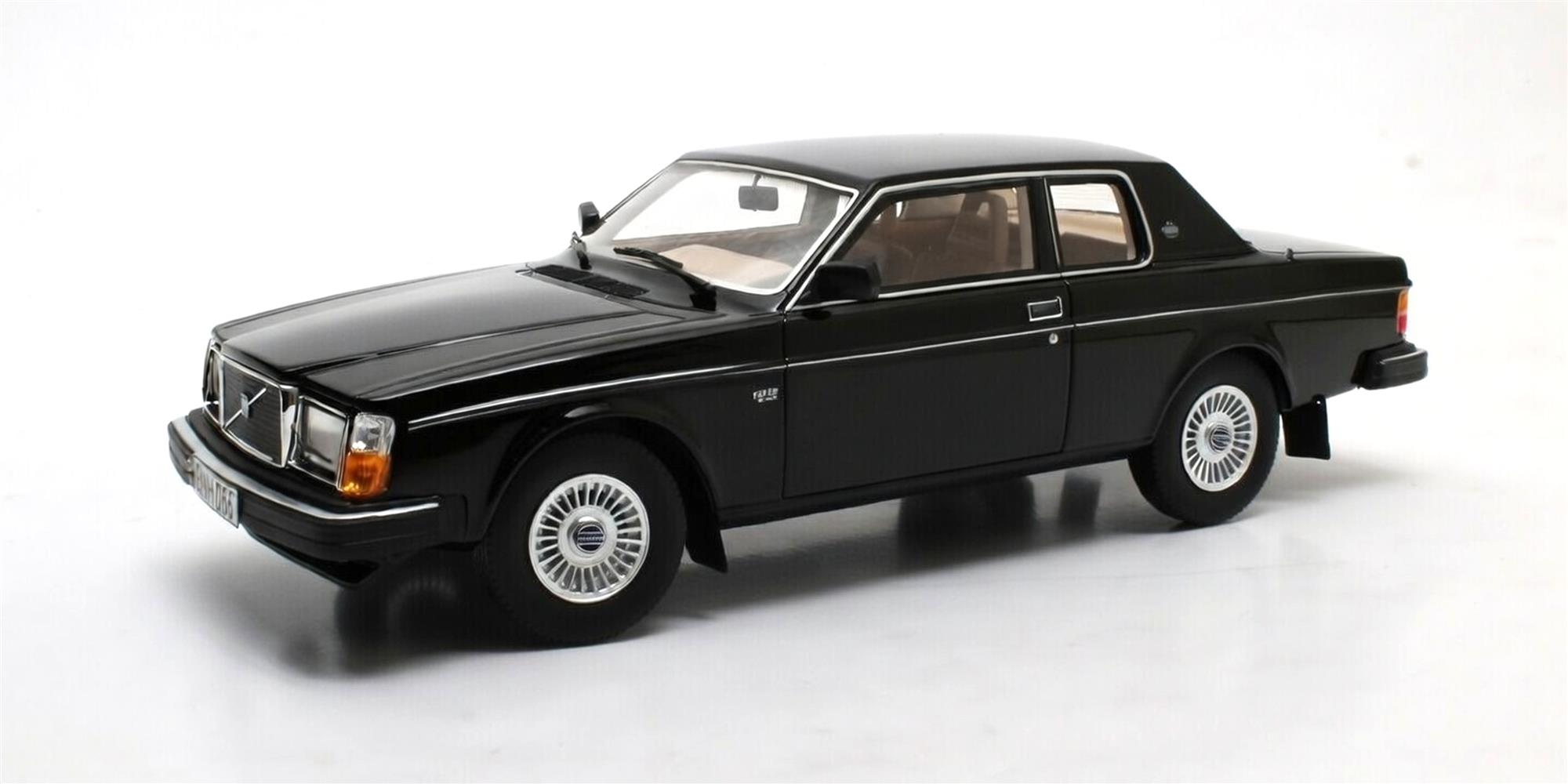 1:18 Cult Models - Volvo 262C Bertone black 1981