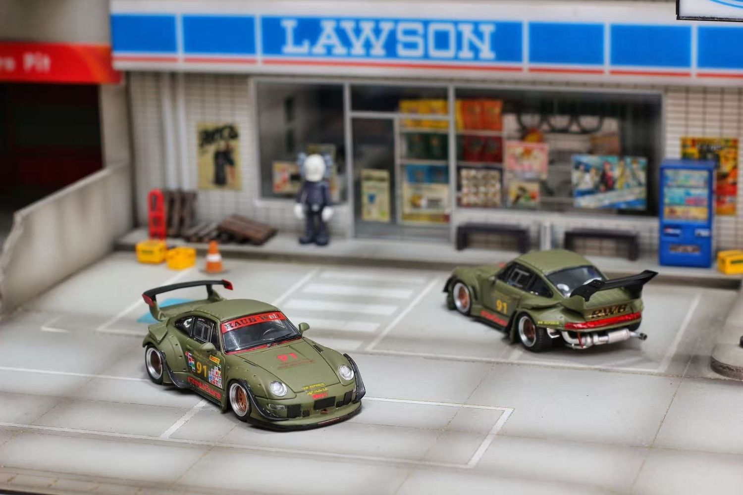 1:64 Street Weapon - RWB 993 low tail, matte green