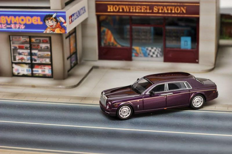 1:64 Street Weapon - Phantom VII, purple