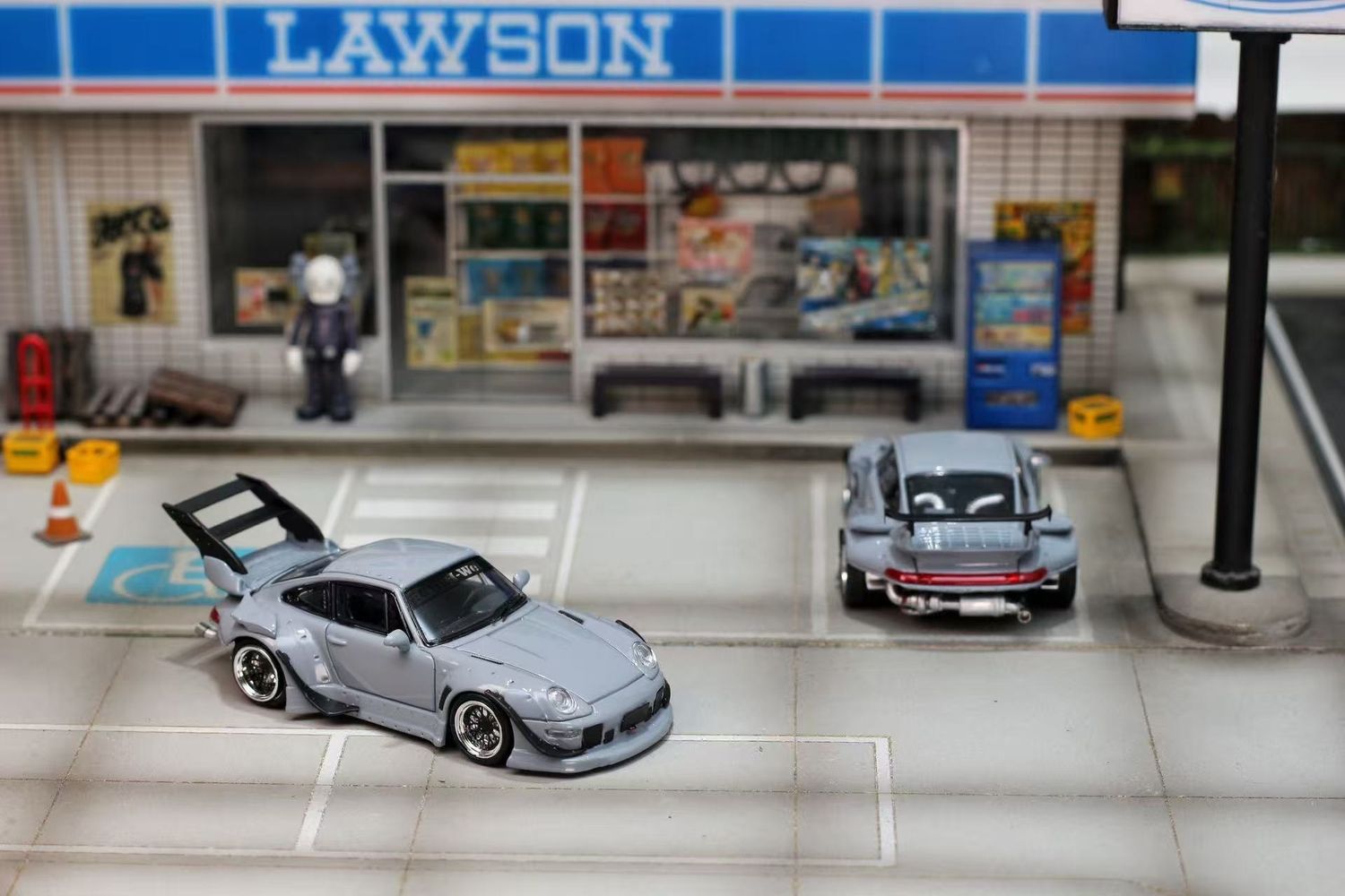 1:64 Street Weapon - RWB 993 high tail, nardo grey
