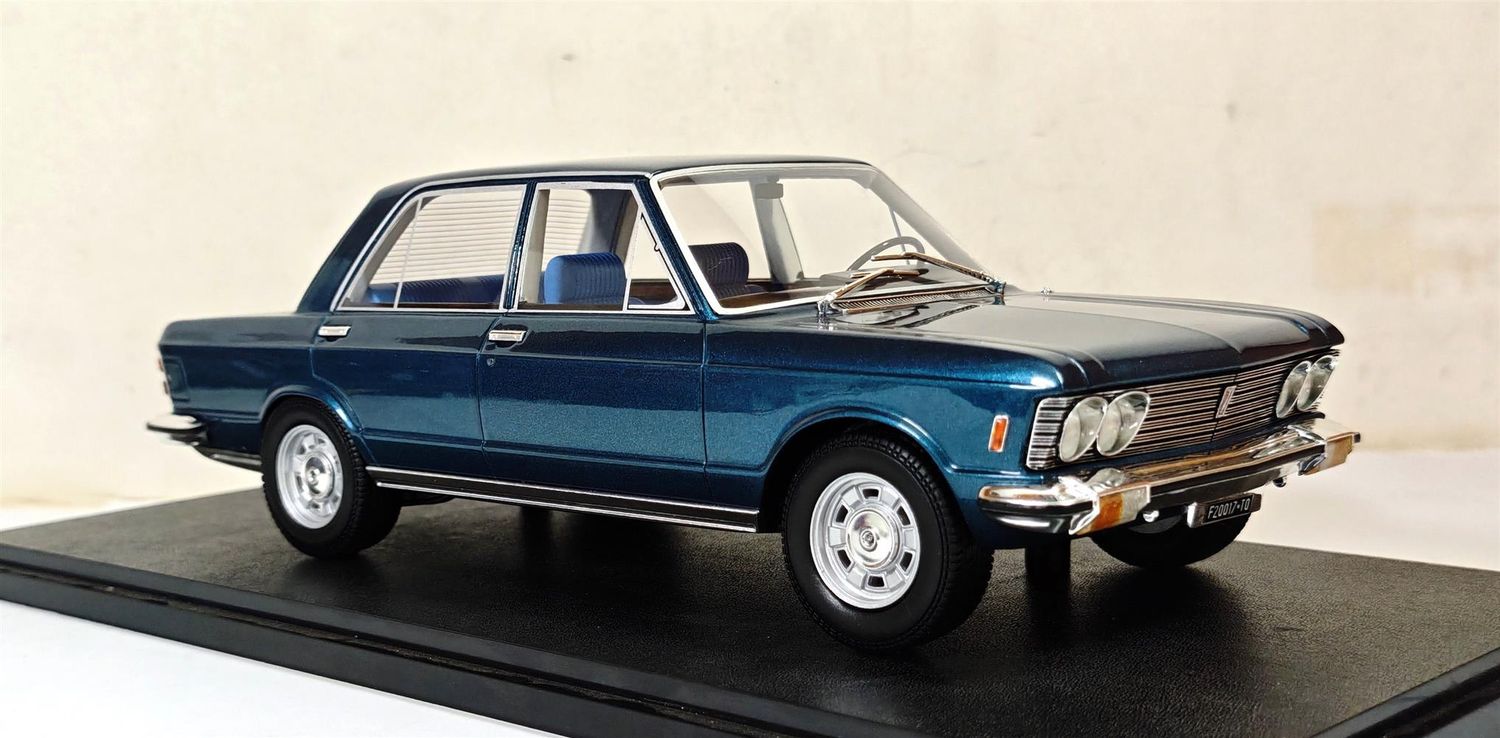 1:18 Cult Models - Fiat 130 Berlina blue metallic 69-77