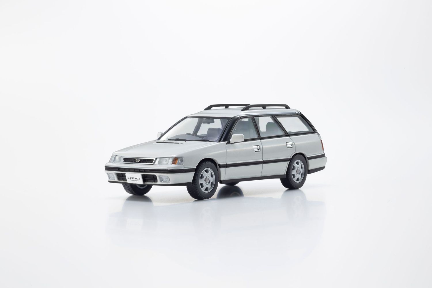 1:43 Kyosho - 2001 Subaru Legacy Touring SW Station Wagon GT - White Metallic Pearl