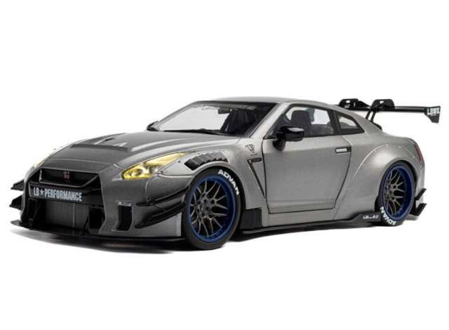 1:18 Solido - 2023 Nissan GT-R (R35) W/ Liberty Walk bodykit 2.0, silver 1:18 Solido - 2023 Nissan GT-R (R35) W/ Liberty Walk bodykit 2.0, silver