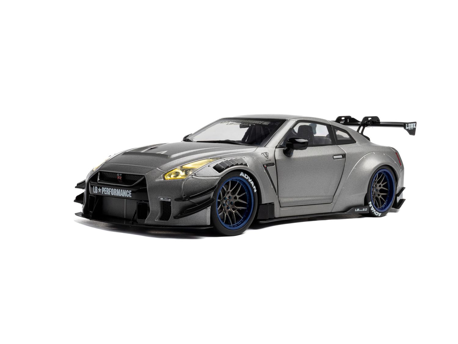 1:18 Solido - 2023 Nissan GT-R (R35) W/ Liberty Walk bodykit 2.0, silver