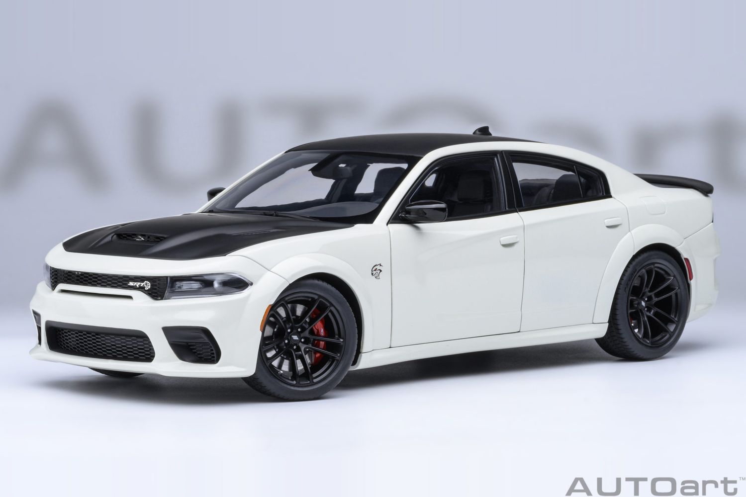 1:18 Autoart - Dodge Charger SRT Hellcat Redeye Jailbreak (Knuckle White)