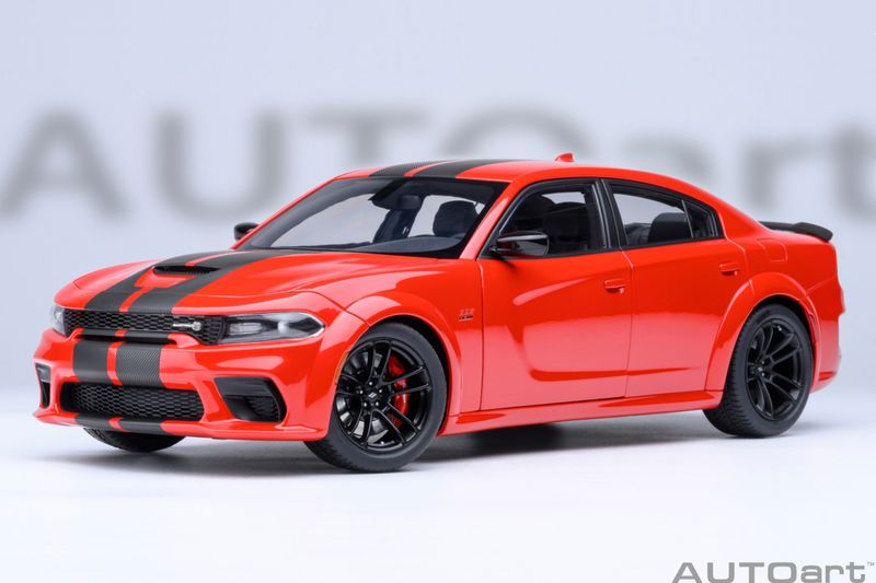 1:18 Autoart - Dodge Charger Scat Pack Widebody (TorRed)