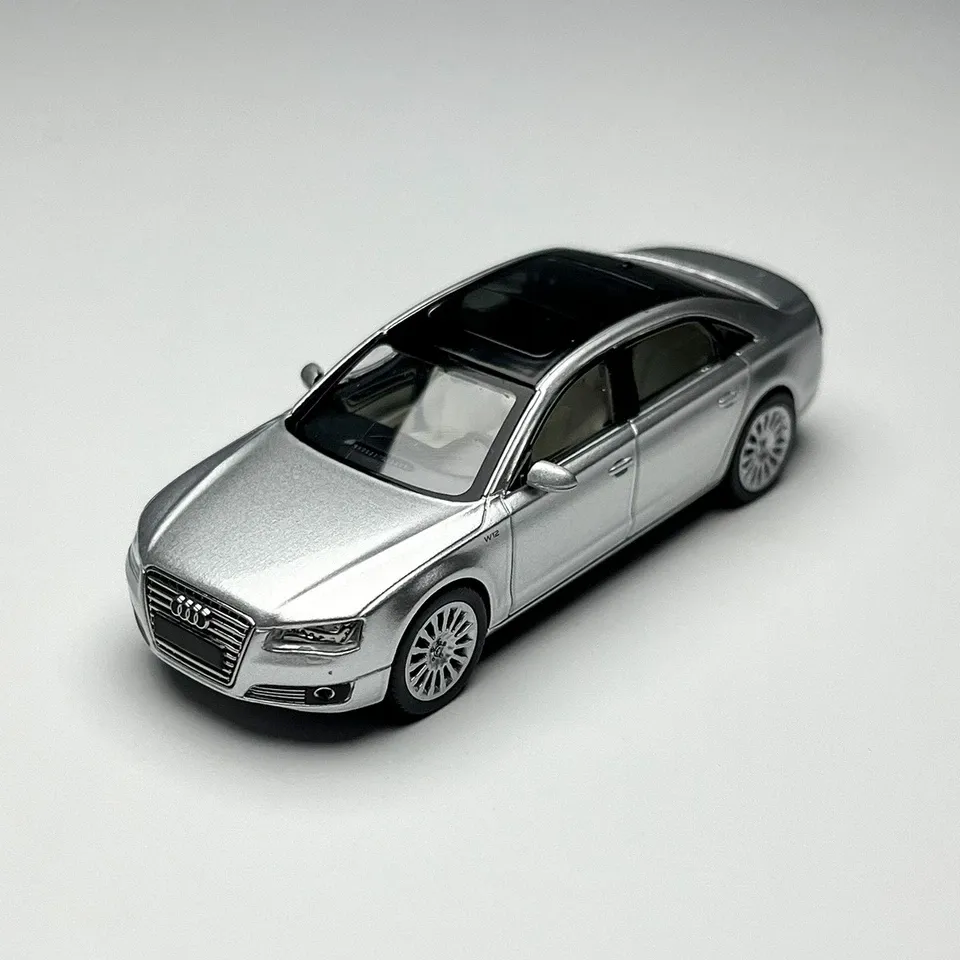 1:64 Massdi Diecast - Audi A8L (D4), silver
