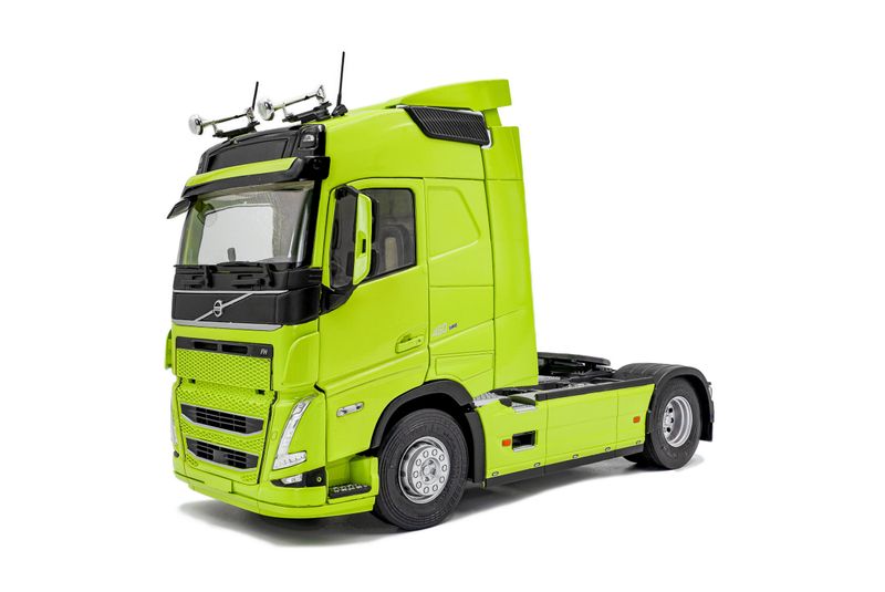 1:24 Solido - 2023 Volvo Trucks FH Globetrotter XL Neon Green 1:24 Solido - 2023 Volvo Trucks FH Globetrotter XL Neon Green