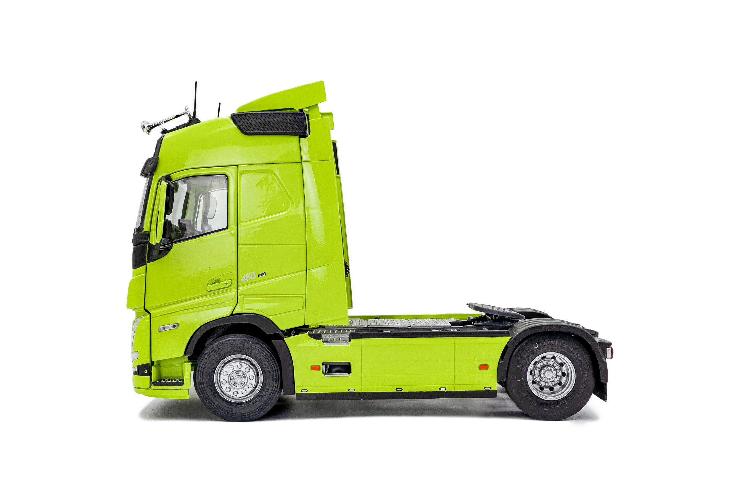 1:24 Solido - 2023 Volvo Trucks FH Globetrotter XL Neon Green
