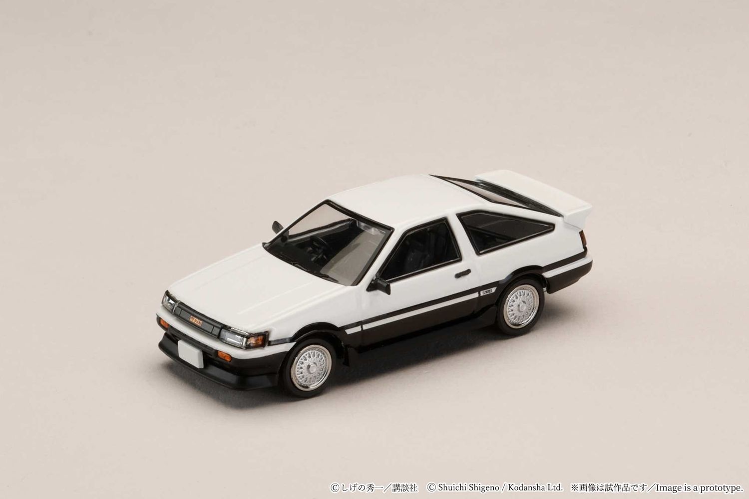 1:64 Hobby Japan - Toyota Corolla Levin (AE86)/ INITIAL D Wataru Akiyama vs Takumi Fujiwara 1:64 Hobby Japan - Toyota Corolla Levin (AE86)/ INITIAL D Wataru Akiyama vs Takumi Fujiwara