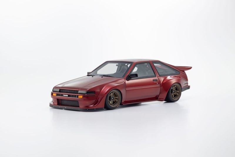 1:18 Kyosho - 1983 Toyota Sprinter Trueno (AE86) Khyzyl Saleem Red 1:18 Kyosho - 1983 Toyota Sprinter Trueno (AE86) Khyzyl Saleem Red