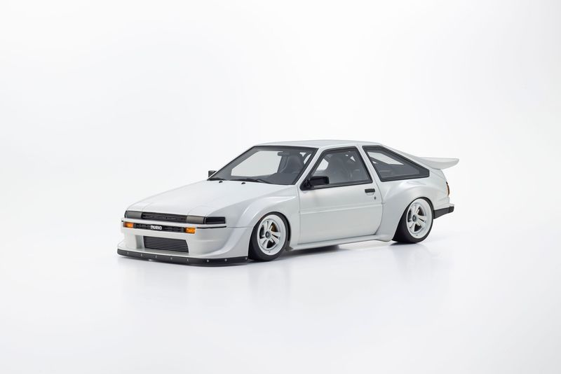 1:18 Kyosho - 1983 Toyota Sprinter Trueno (AE86) Khyzyl Saleem White 1:18 Kyosho - 1983 Toyota Sprinter Trueno (AE86) Khyzyl Saleem White