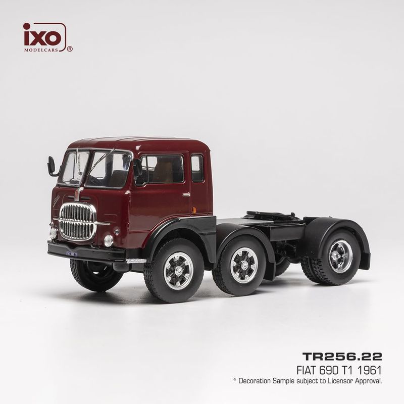 1:43 Ixo - Fiat 690 T1, dunkelrot, 1961 1:43 Ixo - Fiat 690 T1, dunkelrot, 1961