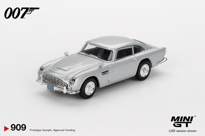1:64 Mini GT - 2006 Aston Martin DB5 *Casino Royal*  *English Blister*
