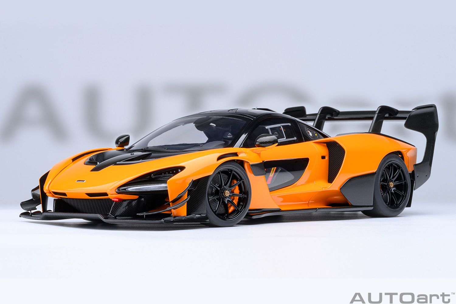 1:18 Autoart - McLaren Senna GTR (Orange)