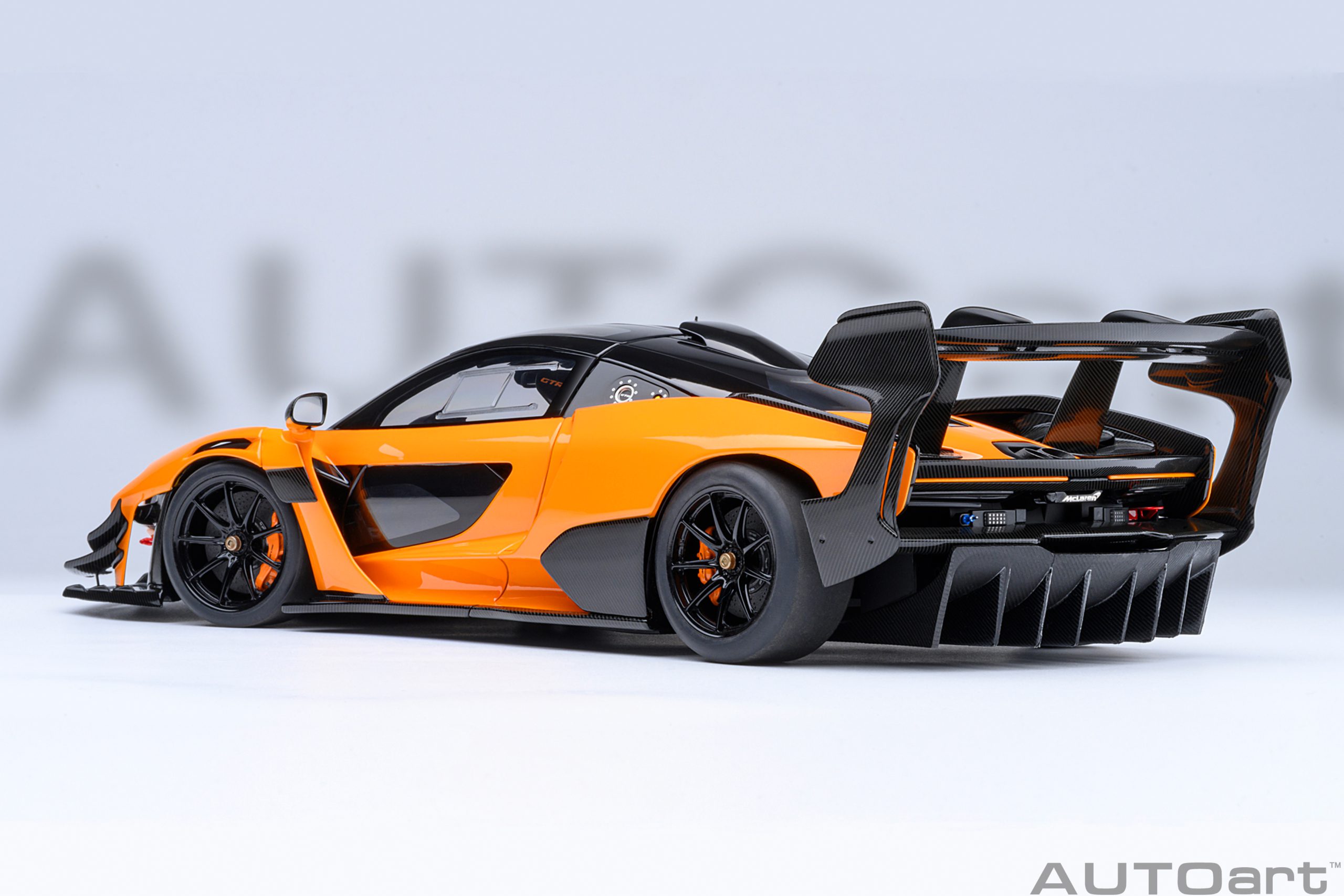1:18 Autoart - McLaren Senna GTR (Orange)