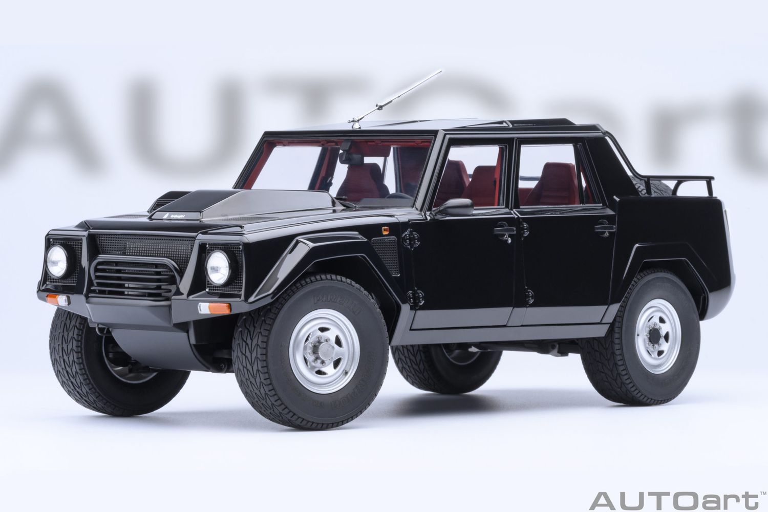 1:18 Autoart - Lamborghini LM002 (Nero Tenebre) 1:18 Autoart - Lamborghini LM002 (Nero Tenebre)