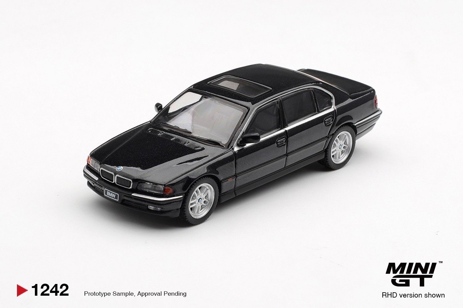 1:64 Mini GT - 1999 BMW 750IL (E38), black sapphire *Blister packaging*