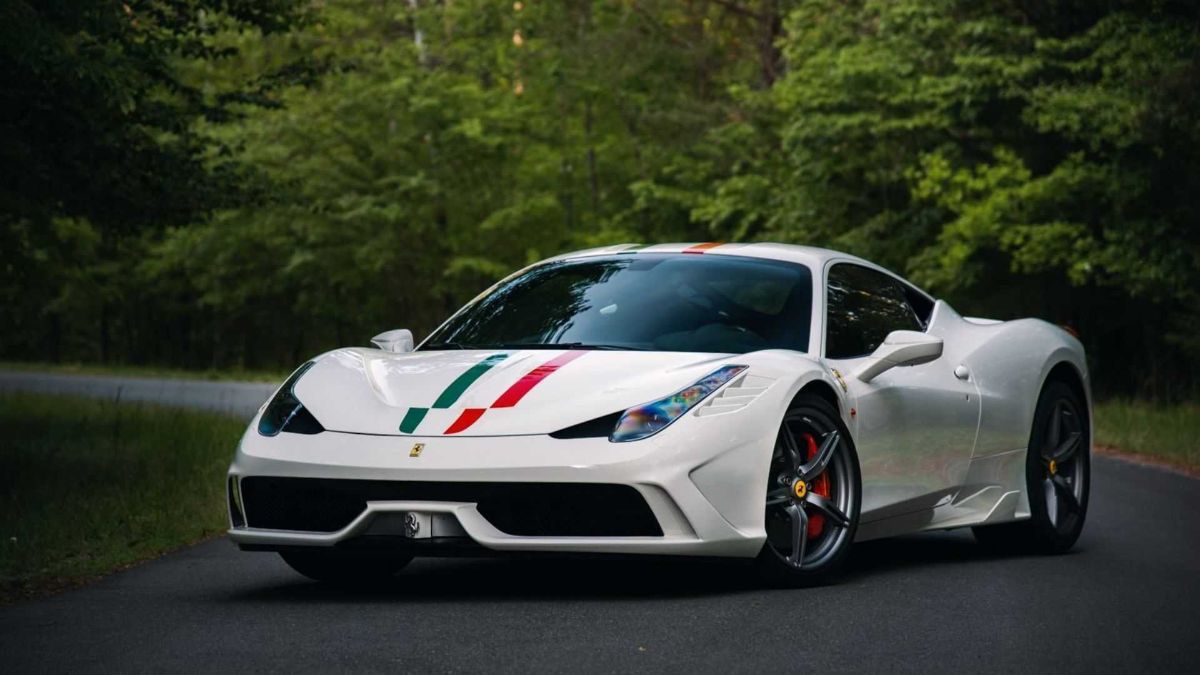 1:12 Looksmart - 2013 Ferrari 458 Speciale Bianco Fuji with Italian Tricolore Livery