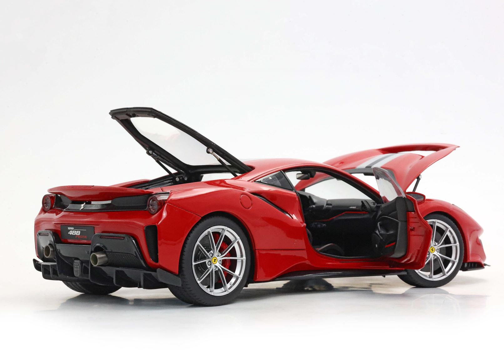 1:18 BBR - Ferrari 488 Pista - metal diecast - full open Rosso corsa with stripe *POLYFOAM PACK*