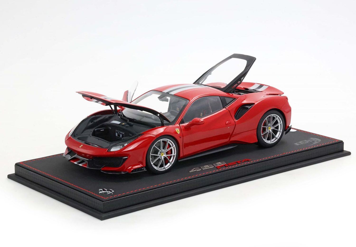 1:18 BBR - Ferrari 488 Pista - metal diecast - full open Rosso corsa with stripe *LUXURY PACK*