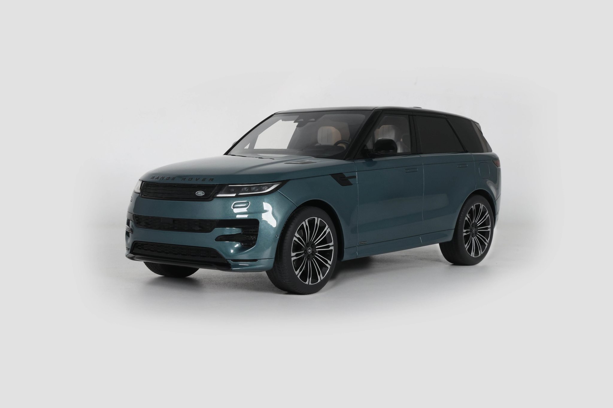 1:18 GT Spirit - 2022 Range Rover Sport P510e Autobiography Giola Green