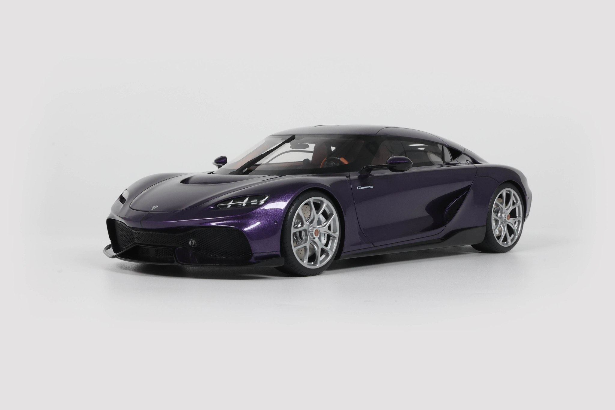 1:18 GT Spirit - 2020 Koenigsegg Gemera Purple