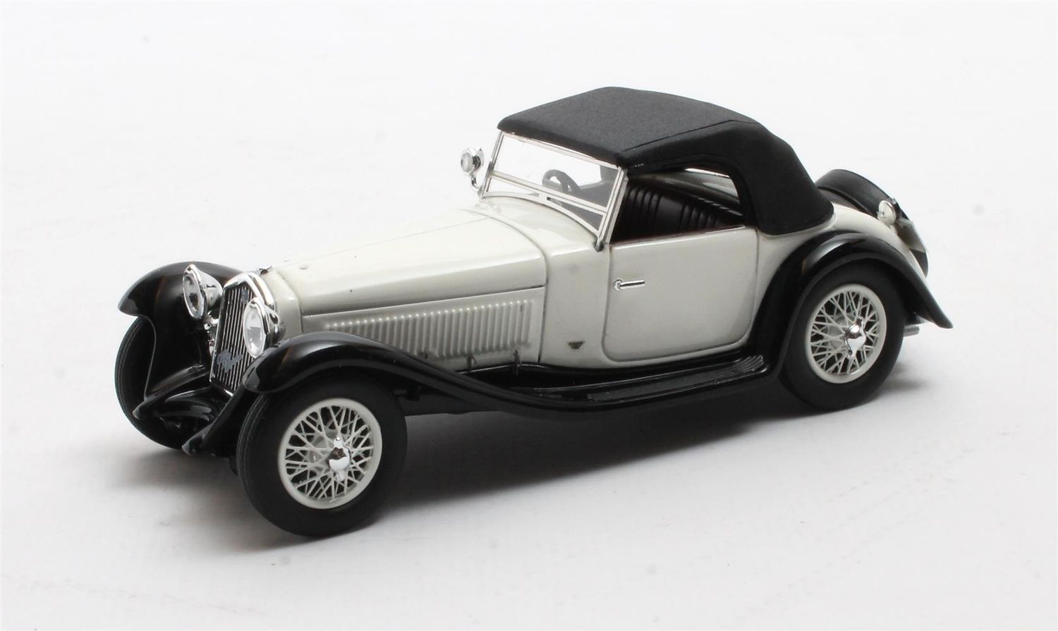 1:43 Matrix - Alfa Romeo 6C 1750SV Figoni closed white / black 1932