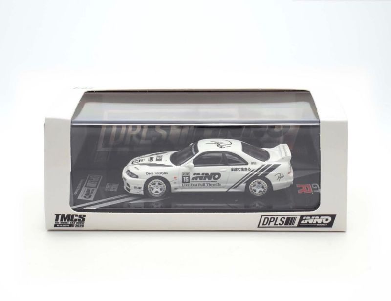 1:64 DPLS - Nissan Skyline GT-R (R33) *DPLS x Inno64*, white/black , purple chrome *TMCS 2025 Event Edition*