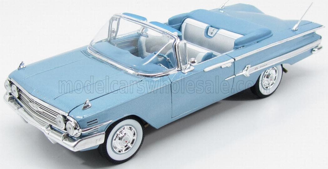 1:18 Welly - 1960 Chevrolet Impala Cabriolet Light Blue Metallic