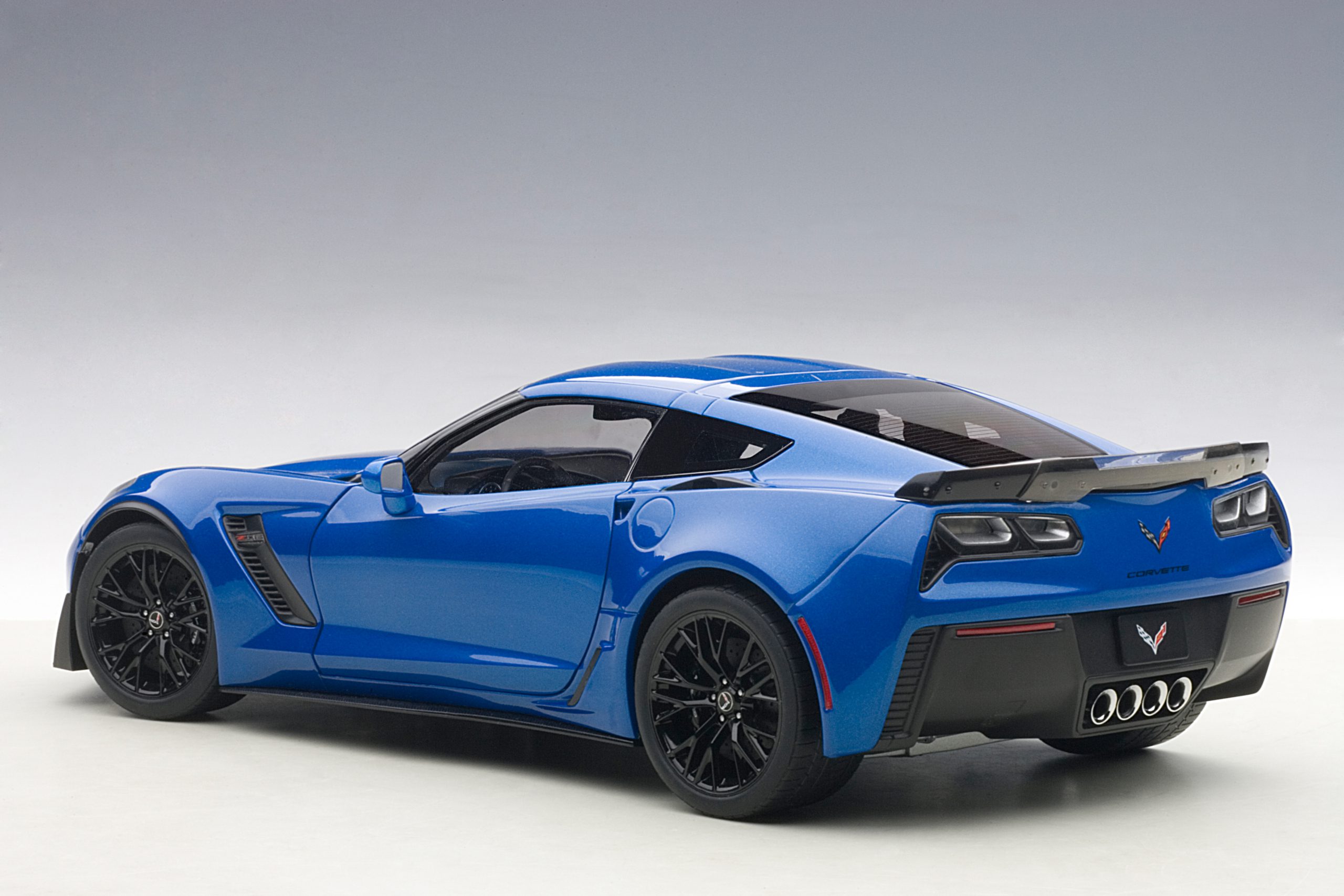 1:18 Autoart - Chevrolet Corvette C7 Z06 (Laguna Blue Tintcoat)