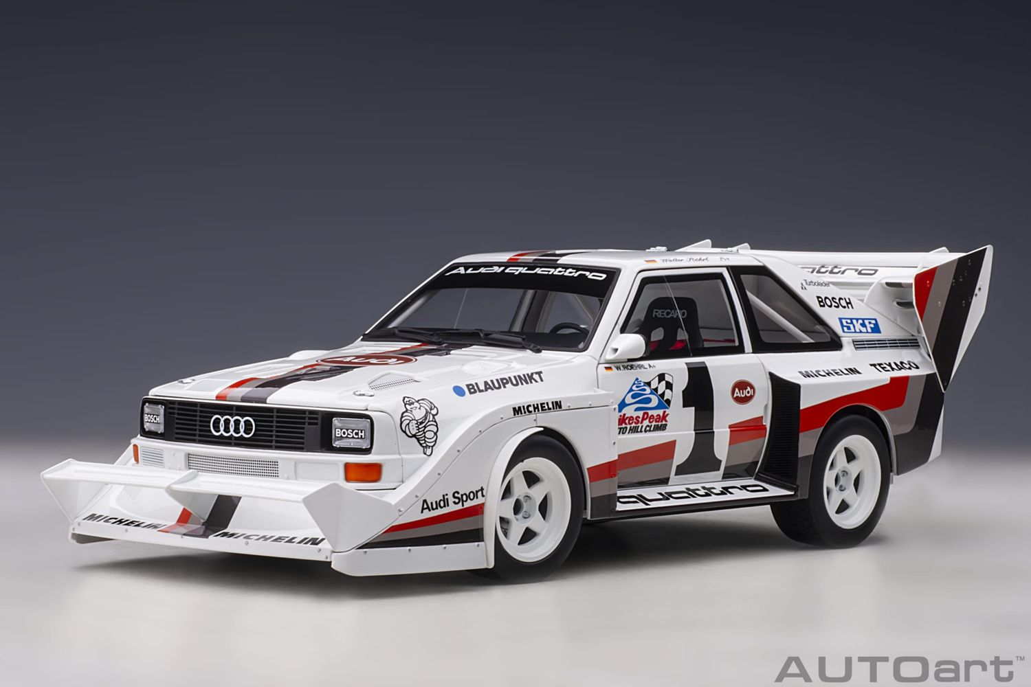 1:18 Autoart - Audi Sport Quattro S1 Pikes Peak 1987 #1 Winner Pikes Peak 1987 W. Röhrl