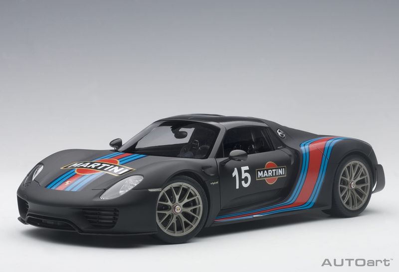1:18 Autoart - Porsche 918 Spyder Weissach Package (Matt Black with Martini livery) 1:18 Autoart - Porsche 918 Spyder Weissach Package (Matt Black with Martini livery)