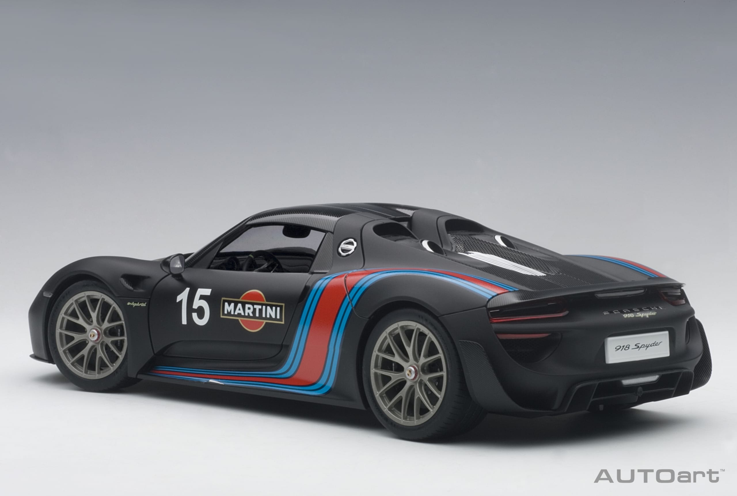 1:18 Autoart - Porsche 918 Spyder Weissach Package (Matt Black with Martini livery)